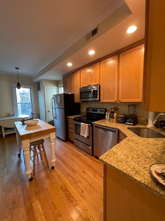 157 M St unit 2, Boston, MA 02127 - photo 2