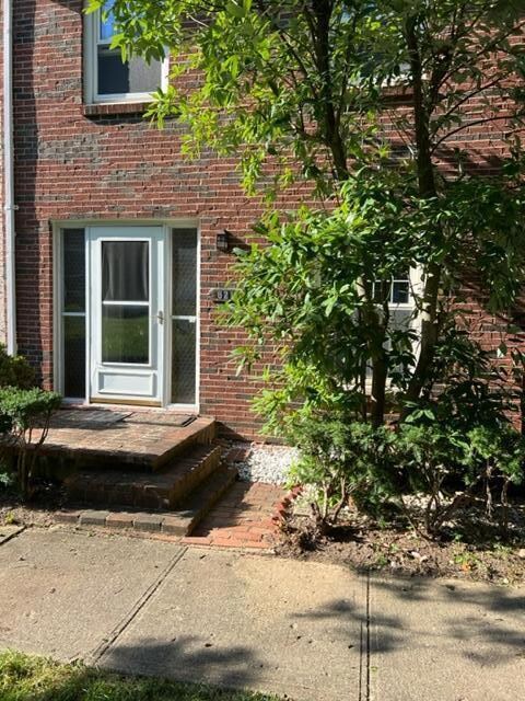 621 Simbury