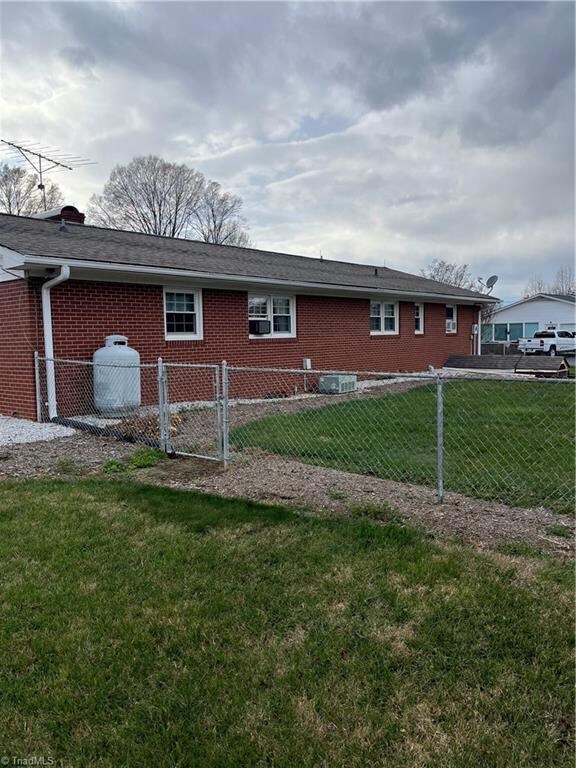 6639 N Carolina 66, King, NC 27021 - photo 3