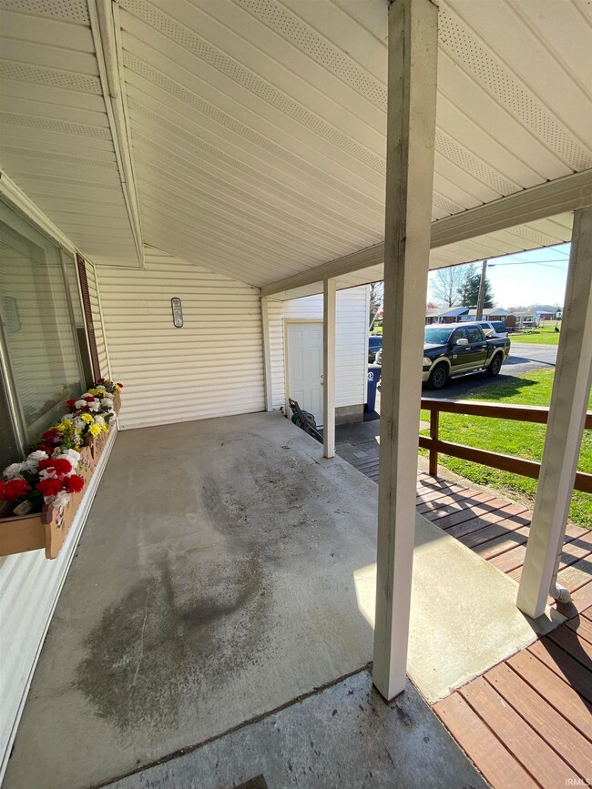 116 Olive Dr, Princeton, IN 47670 - photo 6