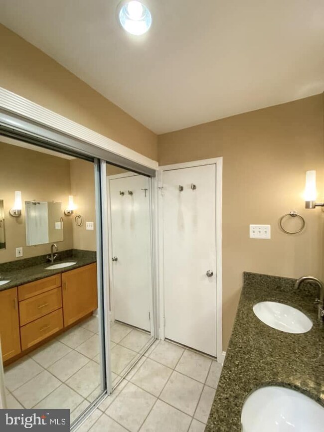 11583 Maple Ridge Rd, Reston, VA 20190 - photo 7