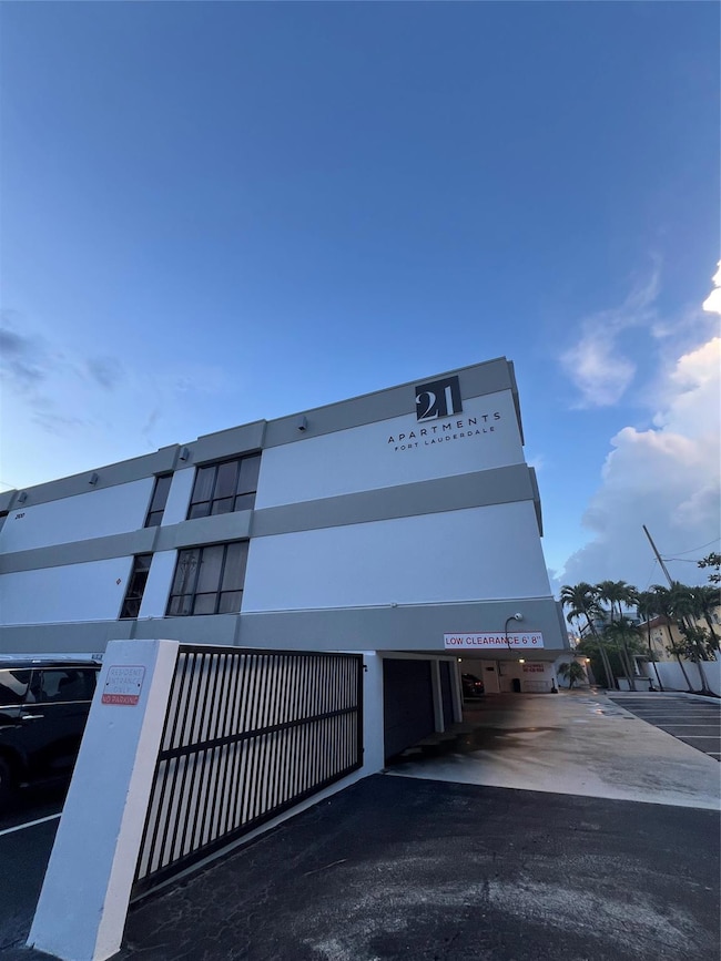 2100 NE 33rd Ave unit GS S, Fort Lauderdale, FL 33305 - photo 2