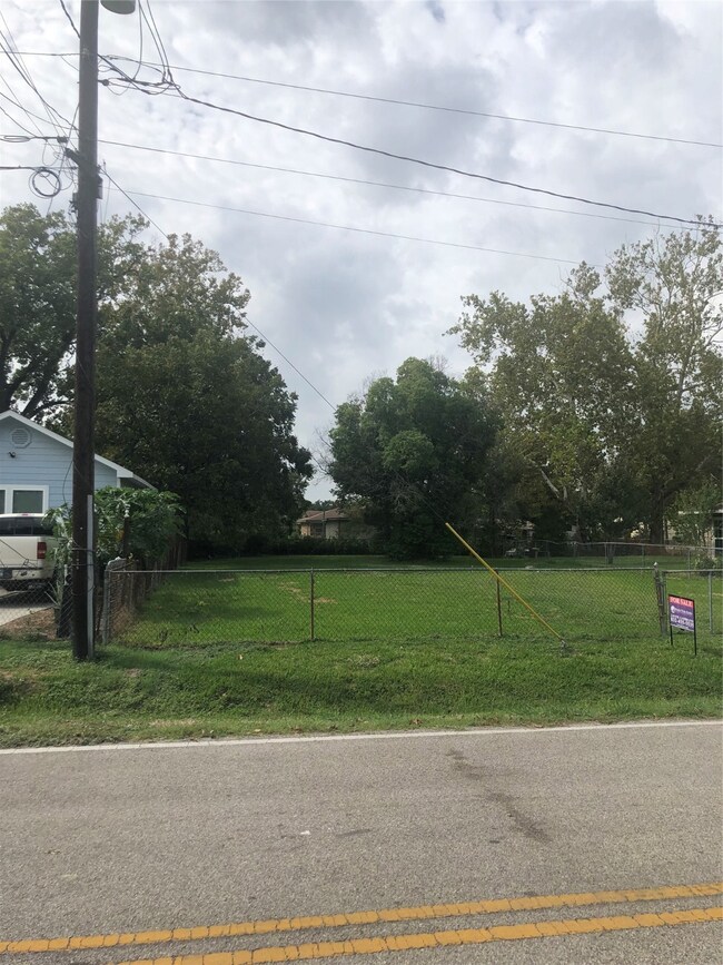 11079 Holbrook St, Houston, TX 77093 - photo 3