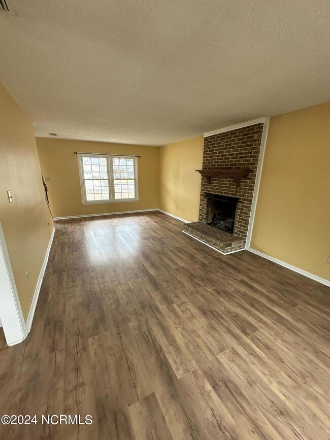 108 Old Post Ct, Jacksonville, NC 28546 - photo 6