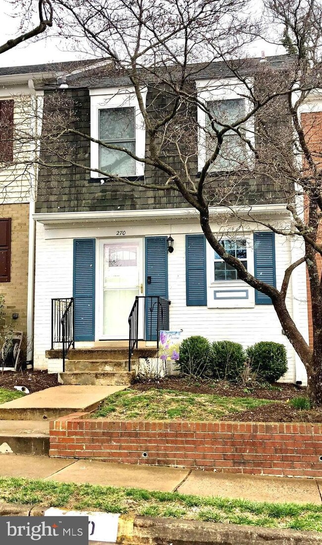 270 Fairfield Dr, Warrenton, VA 20186 - photo 2