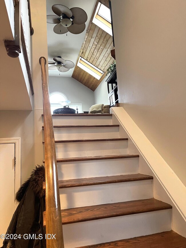 37 Center Dr, Old Greenwich, CT 06870 - photo 3