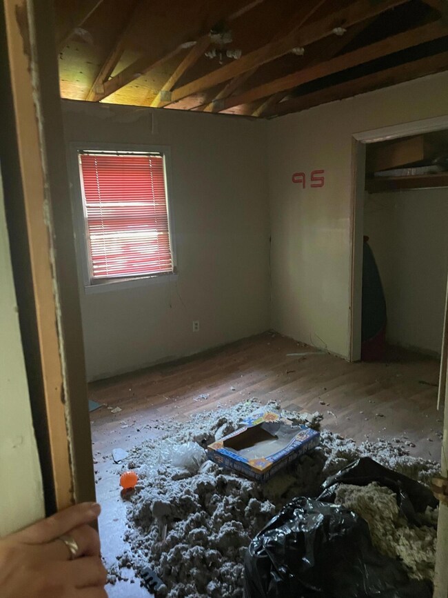 911 W Hughs St, Bolivar, MO 65613 - photo 5