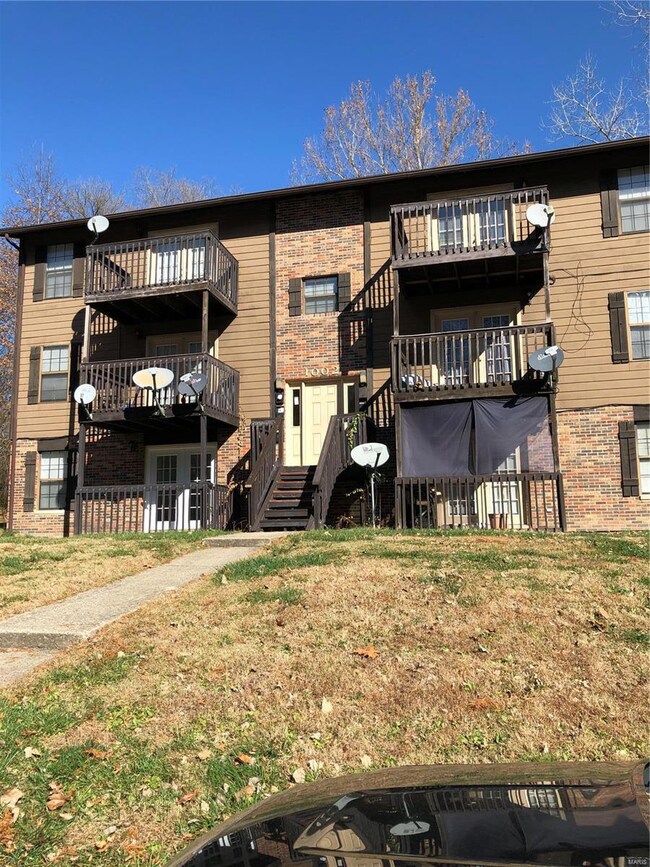 1002 Apache Dr, Collinsville, IL 62234 - photo 2