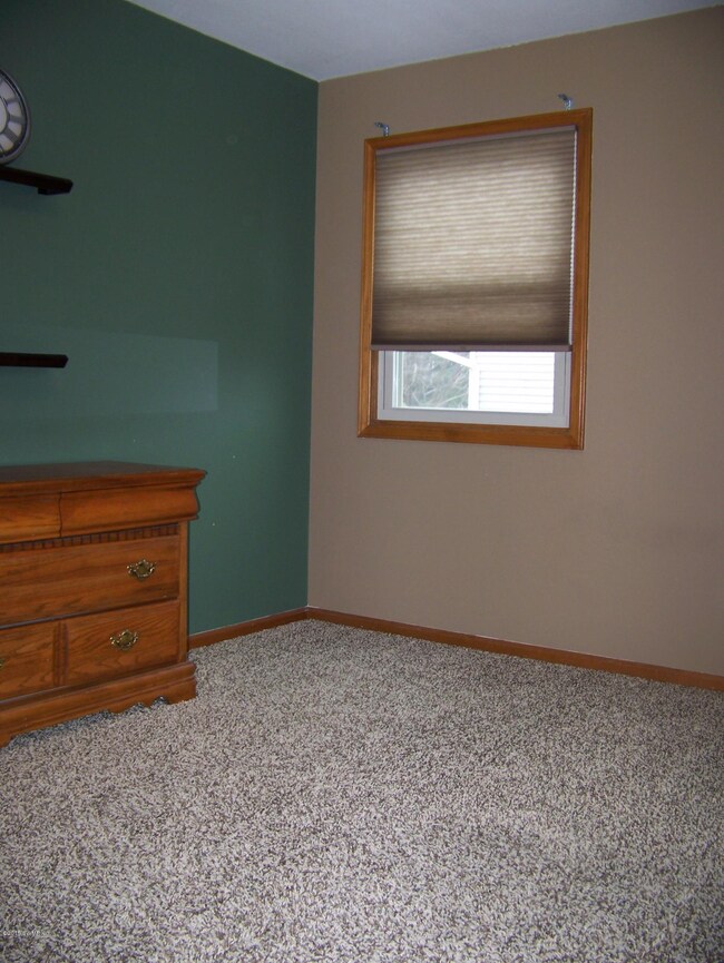 6518 Kingtree Dr SW, Byron Center, MI 49315 - photo 4