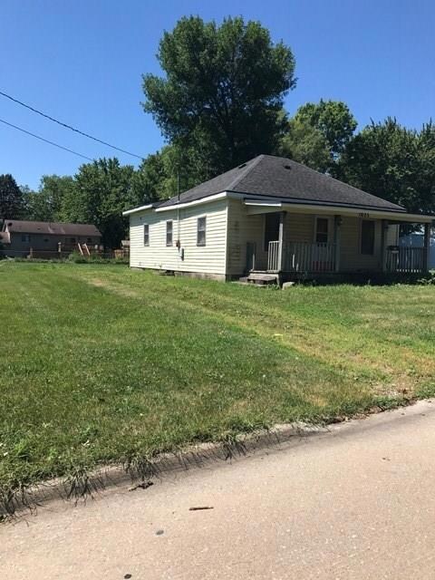 1023 N 10th Ave E, Newton, IA 50208 - photo 3
