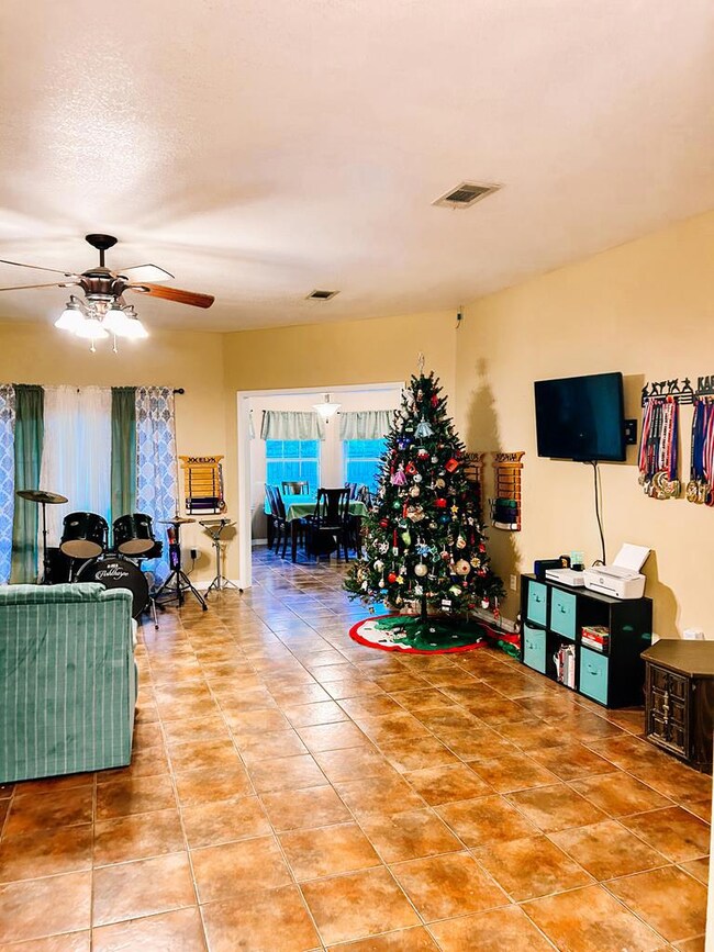 28 Crimson Ln, Picayune, MS 39466 - photo 4