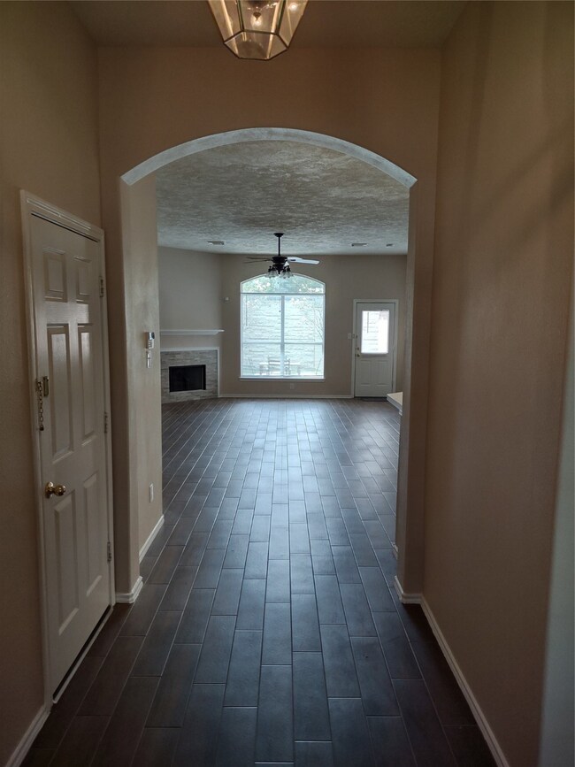 5310 Balmorhea Dr, Pearland, TX 77584 - photo 4