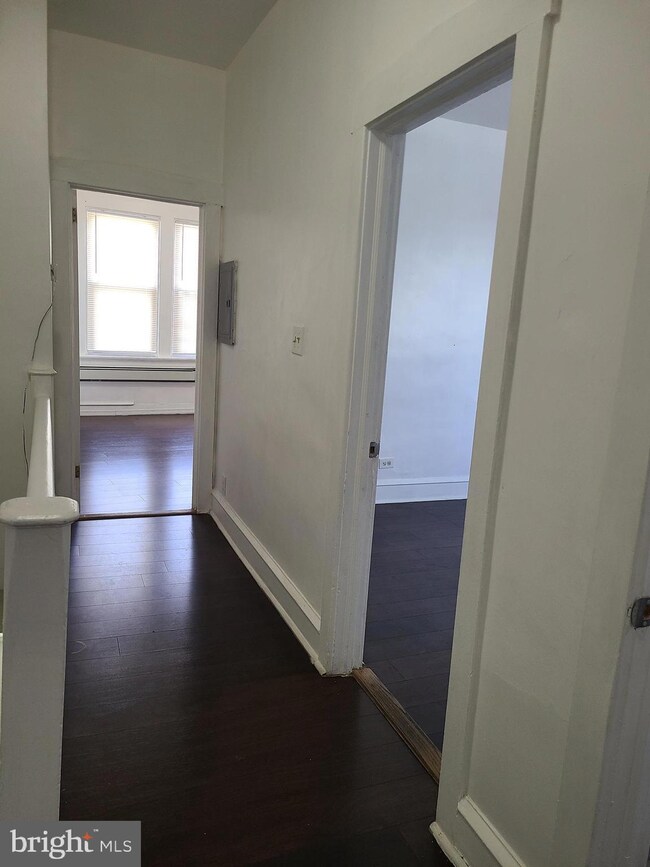 790 Garrett Rd unit 2, Upper Darby, PA 19082 - photo 3