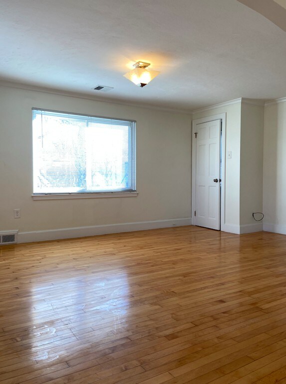 1 Newcroft Cir unit 2, Mattapan, MA 02126 - photo 7