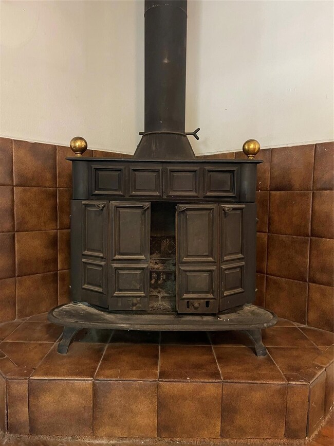 1924 Leona St, Longview, TX 75601 - photo 5