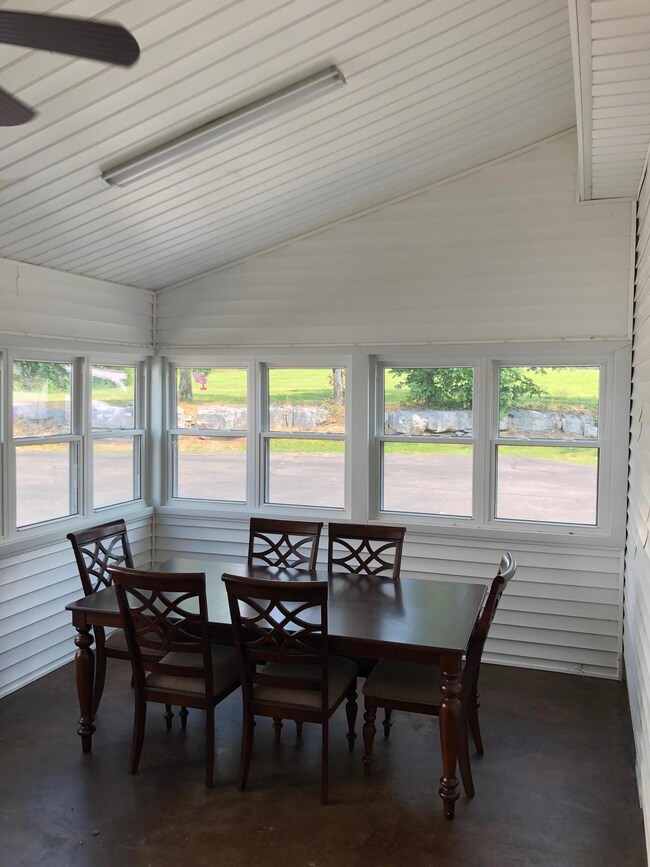 300 Woodland Dr, Shelbyville, TN 37160 - photo 5