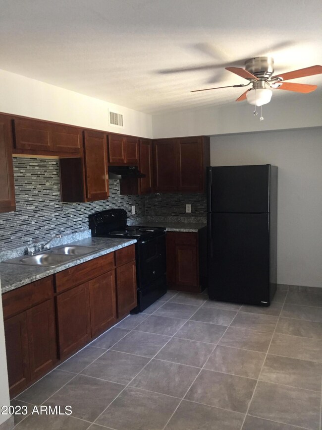 1222 E Mountain View Rd unit 204, Phoenix, AZ 85020 - photo 4