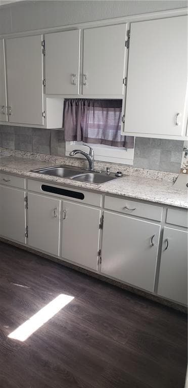 1217 W 5th St, Coffeyville, KS 67337 - photo 5