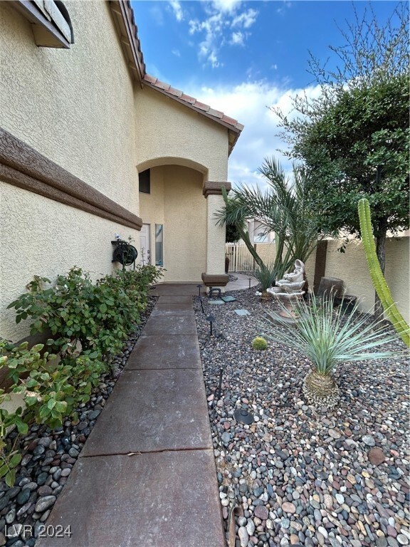 Front entry with desert landscaping