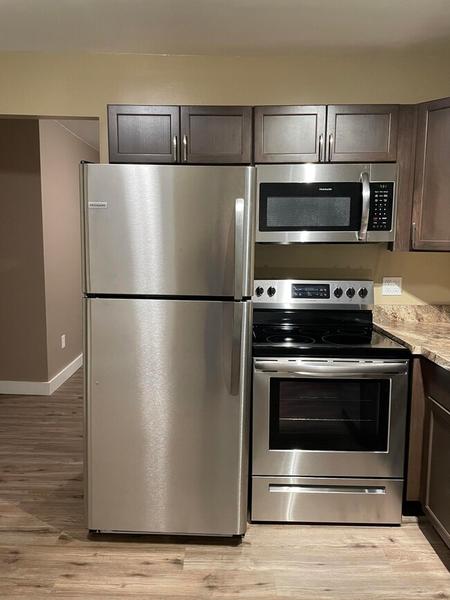 80 Pioneer Ave, Sanford, ME 04073 - photo 4