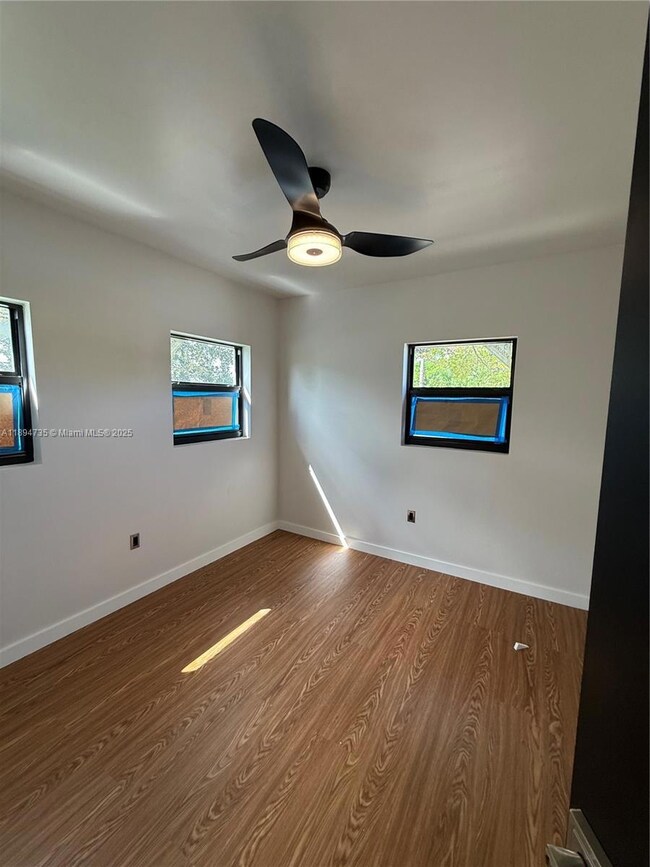 512 NW 2nd Ave unit B, Hallandale Beach, FL 33009 - photo 6