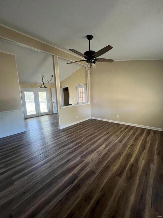 533 S Catalpa St, Dexter, MO 63841 - photo 2