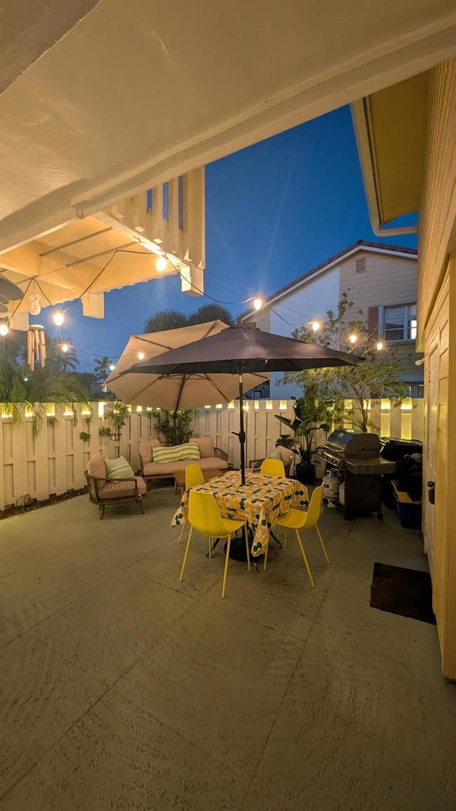 274 Seabreeze Cir, Jupiter, FL 33477 - photo 2