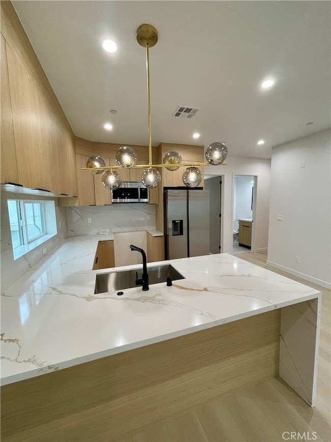 613 W 41st Place, Los Angeles, CA 90037 - photo 3