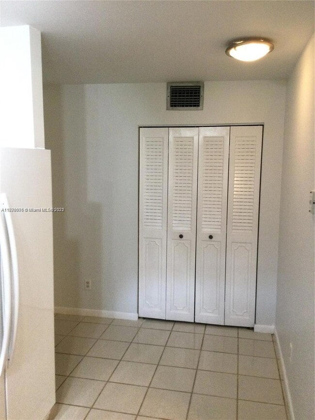 2261 Nova Village Dr, Davie, FL 33317 - photo 7