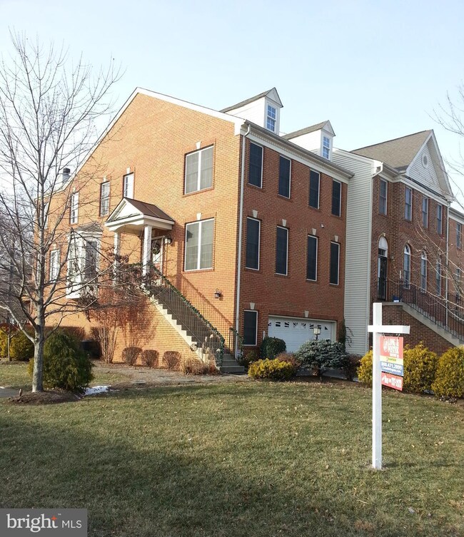 201 Elder Terrace, Purcellville, VA 20132 - photo 2