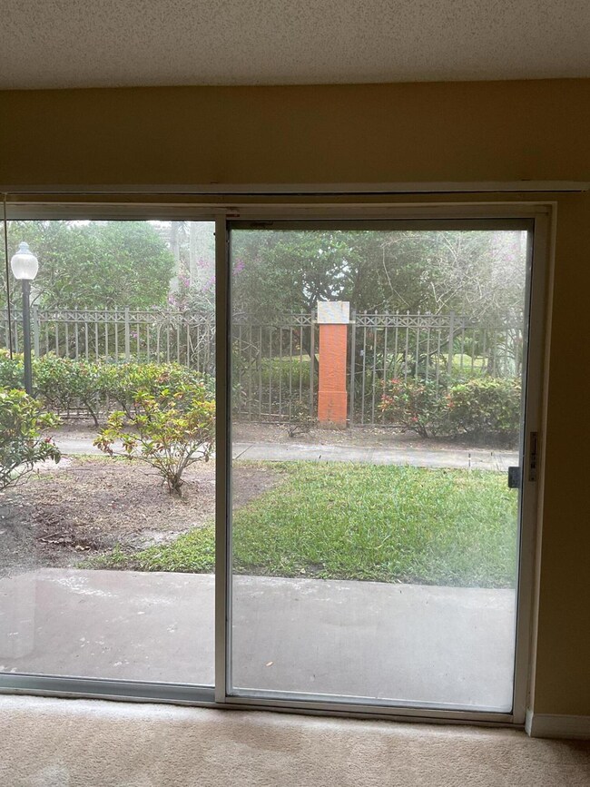 4197 N Haverhill Rd unit 201, West Palm Beach, FL 33417 - photo 3