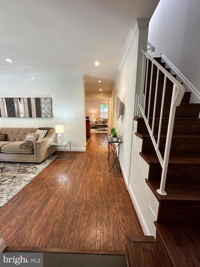 11970 Heathcote Ct, Reston, VA 20191 - photo 3