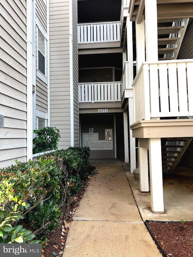 14322 Climbing Rose Way unit 204, Centreville, VA 20121 - photo 2