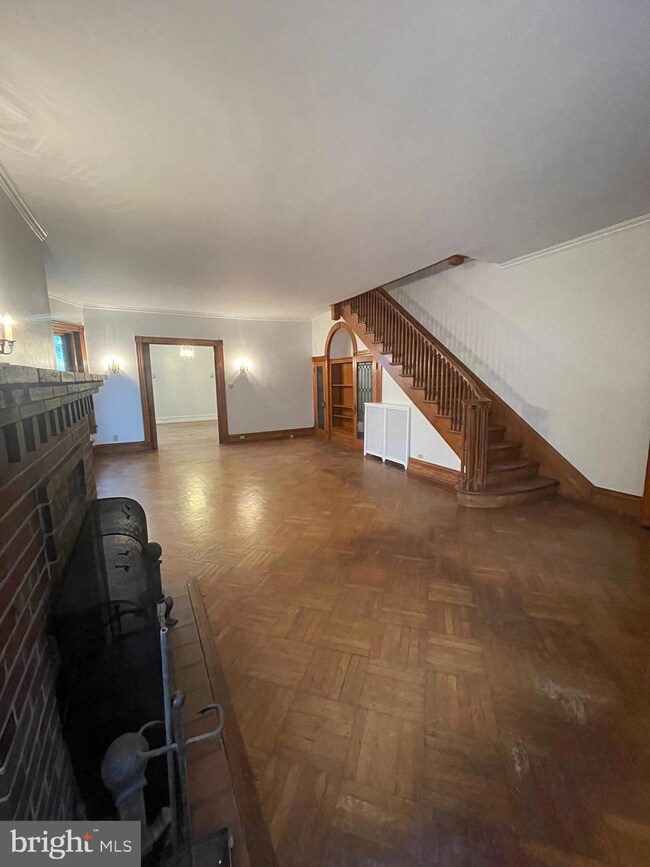 834 Centre Ave unit 1 & 2 FLOOR, Reading, PA 19601 - photo 3