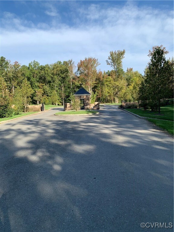 945 Fawn Haven Dr, Midlothian, VA 23113 - photo 2