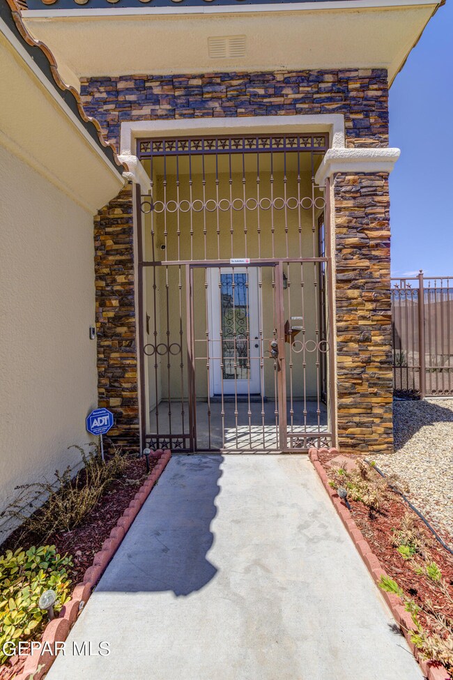 13677 Keighly St, El Paso, TX 79928 - photo 6