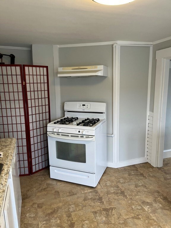 66 Vernon St unit 3, Wakefield, MA 01880 - photo 4