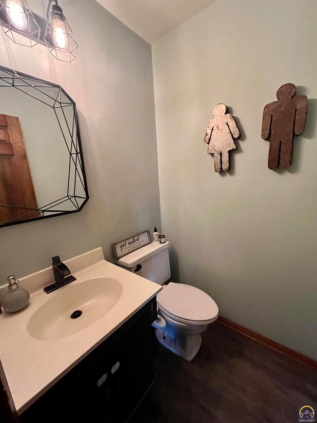 3911 SW Gamwell Rd, Topeka, KS 66610 - photo 7