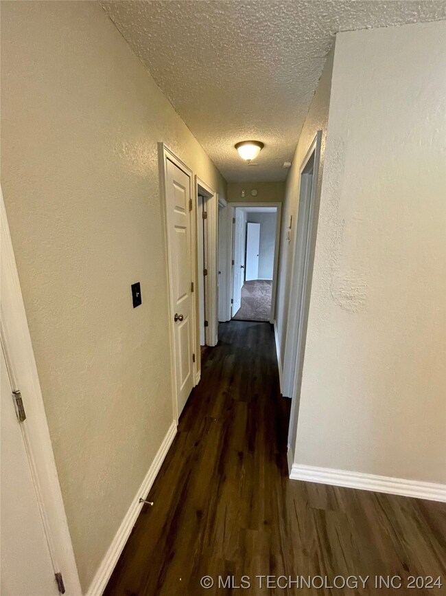 1365 E 144th St, Glenpool, OK 74033 - photo 2