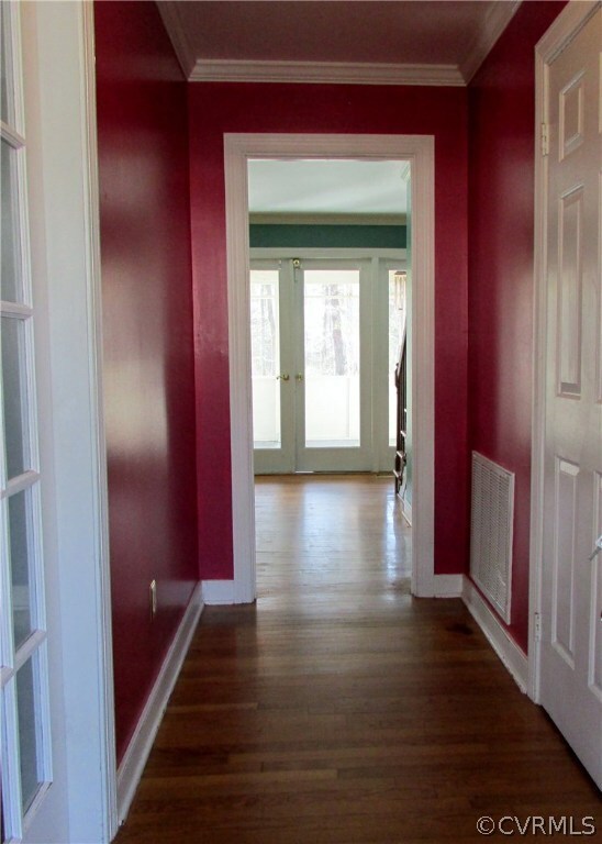 Entry, foyer, hardwood floors