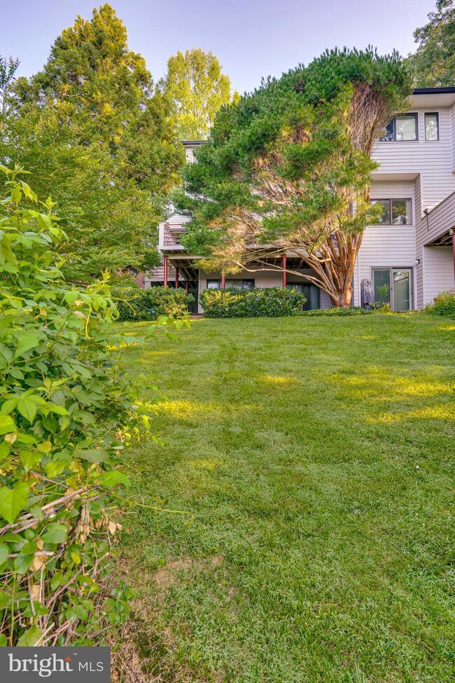 2148 S Bay Ln, Reston, VA 20191 - photo 4