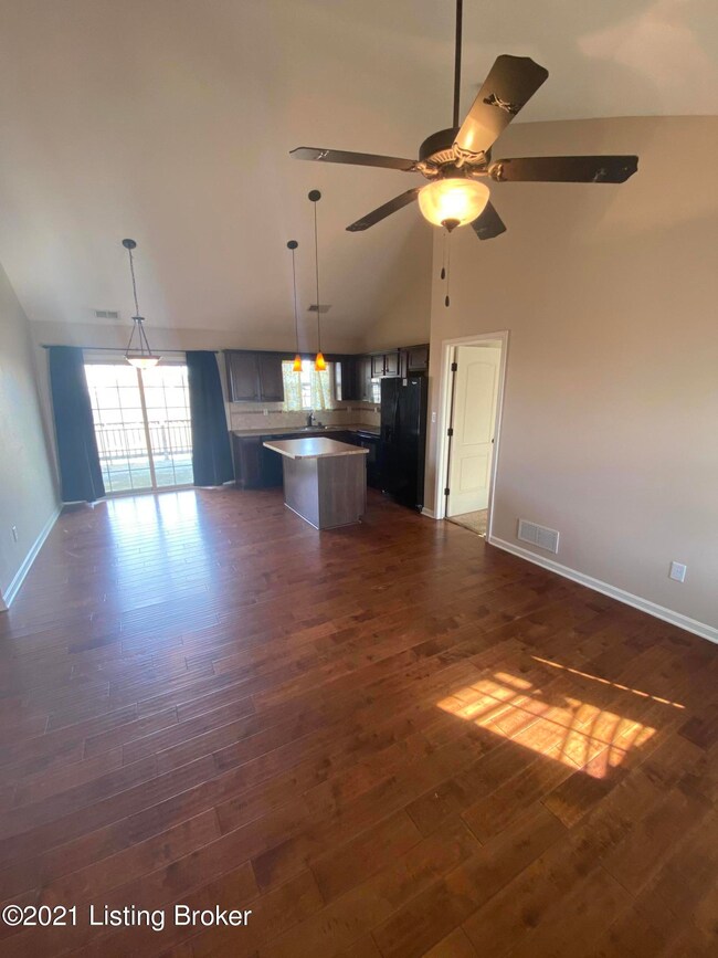 308 Gentry Ln, Mount Washington, KY 40047 - photo 2