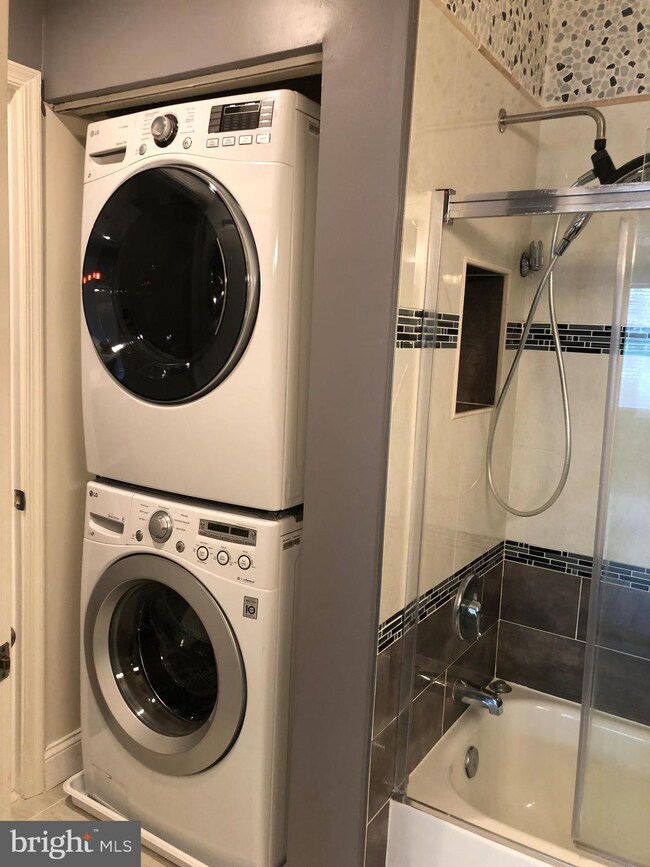 5573 Seminary Rd unit 311, Baileys Crossroads, VA 22041 - photo 4