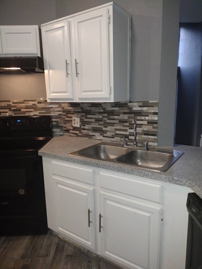 9823 Summerwood Cir unit 2000, Dallas, TX 75243 - photo 6