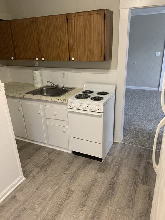 671 Springfield St unit C, Feeding Hills, MA 01030 - photo 3