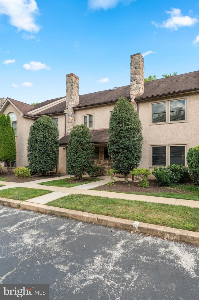 13 Woodstream Dr, Chesterbrook, PA 19087 - photo 4