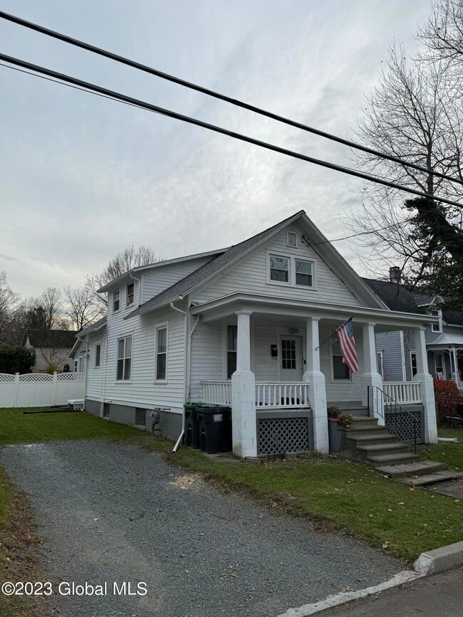 60 Green Ave, Castleton On Hudson, NY 12033 - photo 2