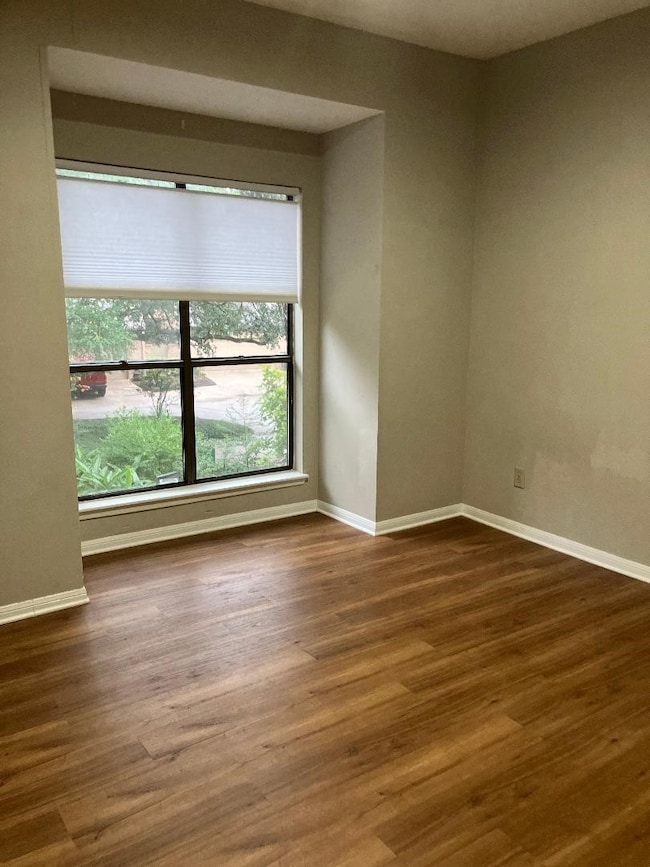 11711 Memorial Dr unit 143, Houston, TX 77024 - photo 6