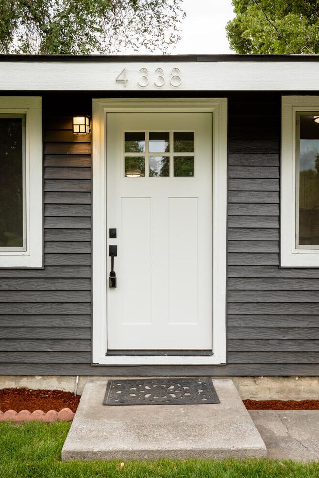 4338 Gary St, Klamath Falls, OR 97603 - photo 6