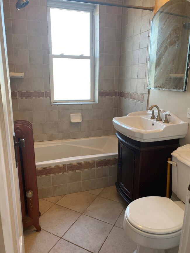 138 N Haven Rd unit 3W, Elmhurst, IL 60126 - photo 7